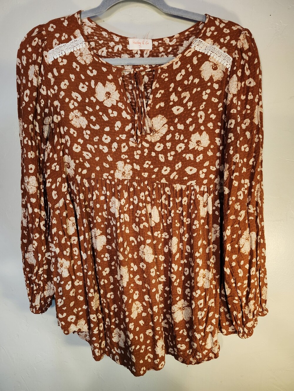 Hailey & Co Rust Floral Lace-Trim Tunic Top
